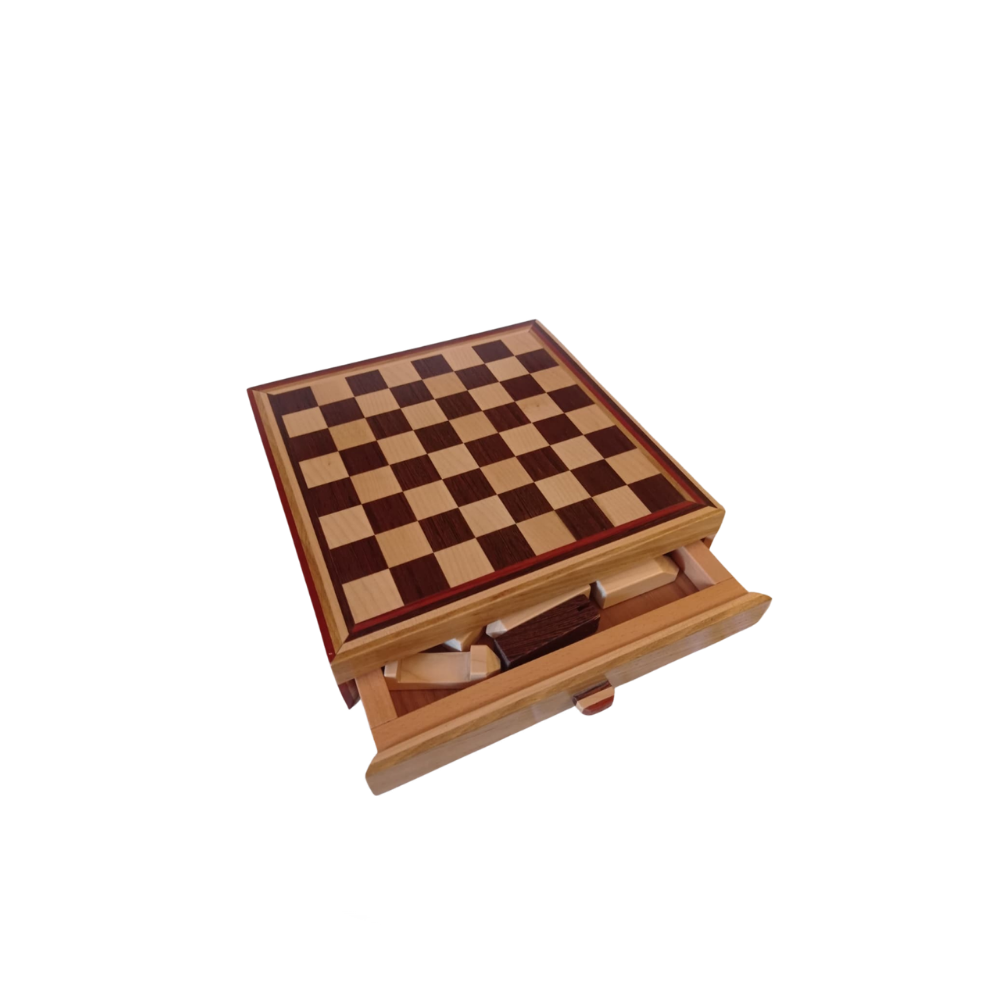 Scacchiera in legno scuro